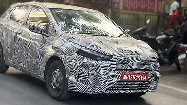 Tata Altroz Facelift Spied Testing in CNG Guise