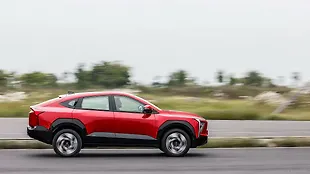 Mahindra XEV 9e Right Side View