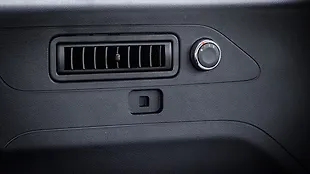 Mahindra XUV700 Third Row AC Control